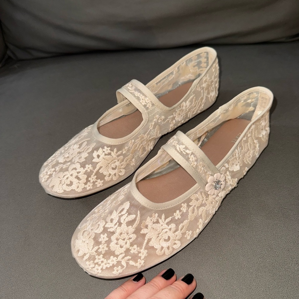 ZARA Women's Lace Mary Jane Flats in Ivory